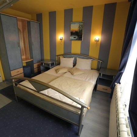 Hotel Zeneva Kragujevac Kültér fotó