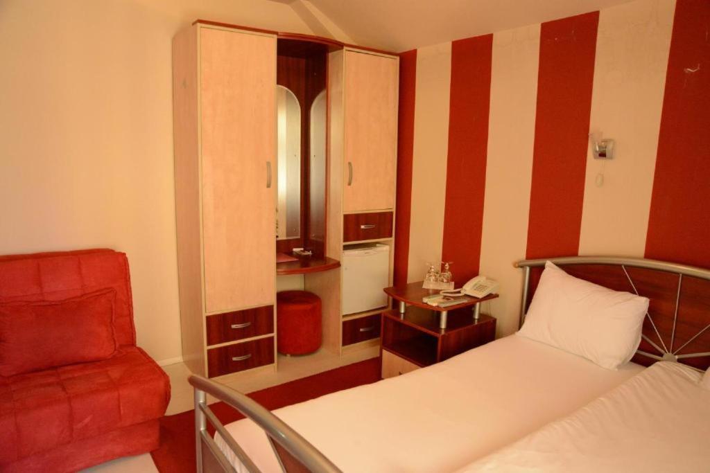 Hotel Zeneva Kragujevac Kültér fotó