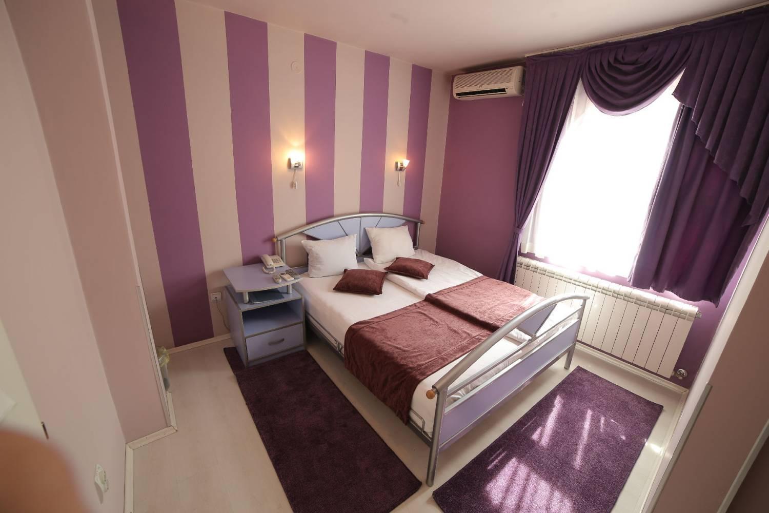 Hotel Zeneva Kragujevac Kültér fotó