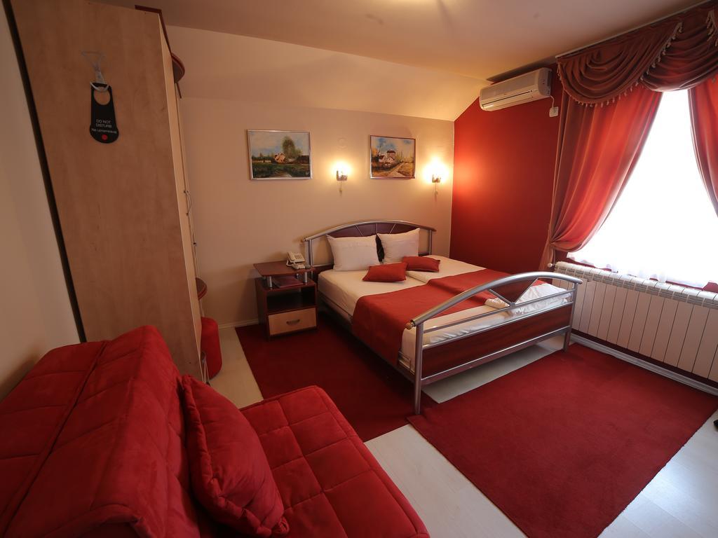 Hotel Zeneva Kragujevac Szoba fotó
