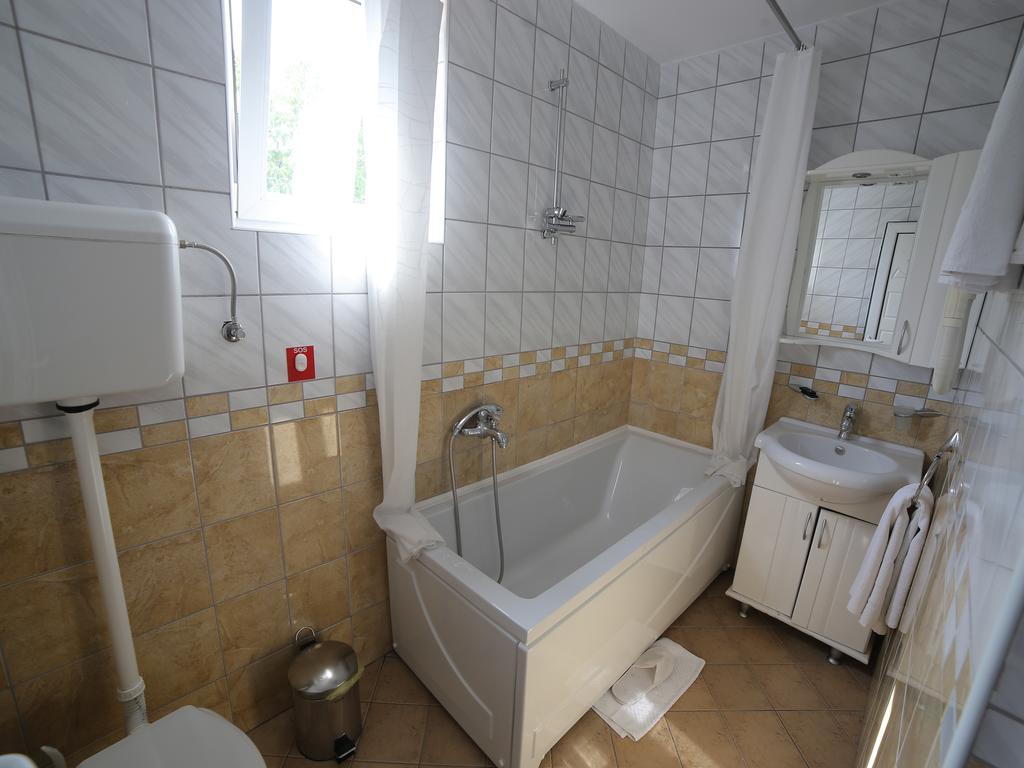 Hotel Zeneva Kragujevac Szoba fotó
