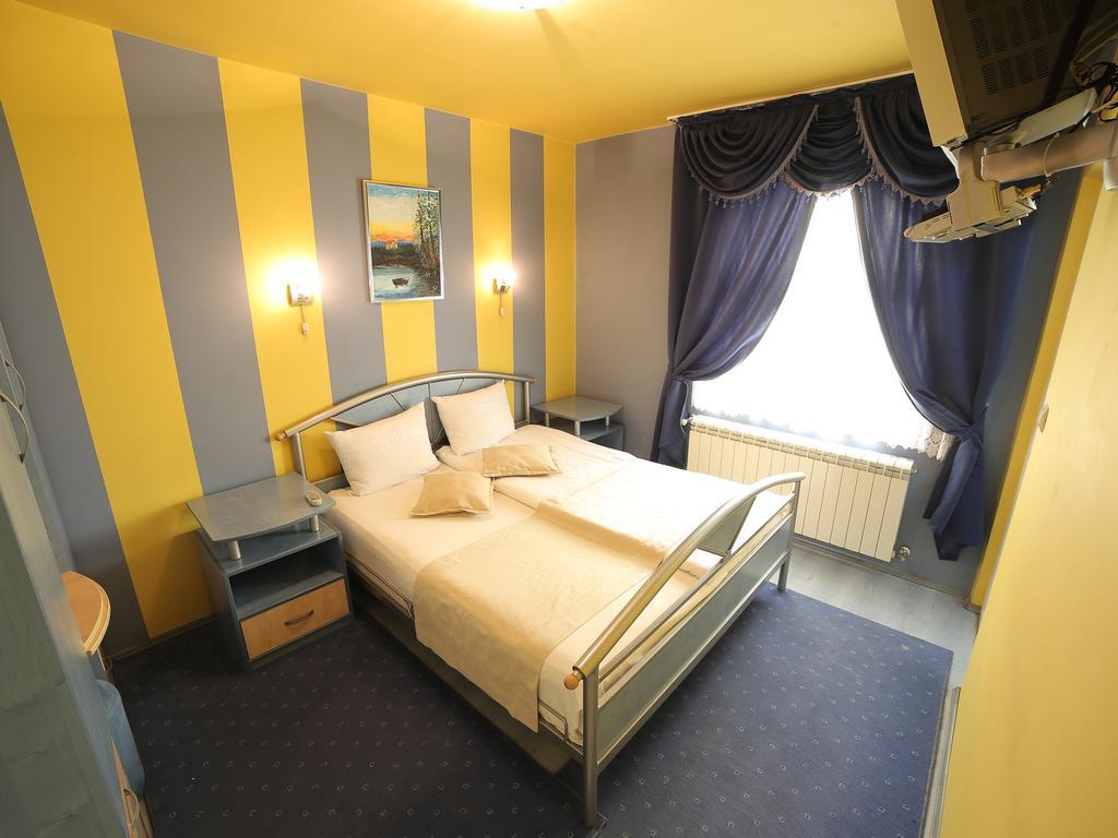 Hotel Zeneva Kragujevac Szoba fotó
