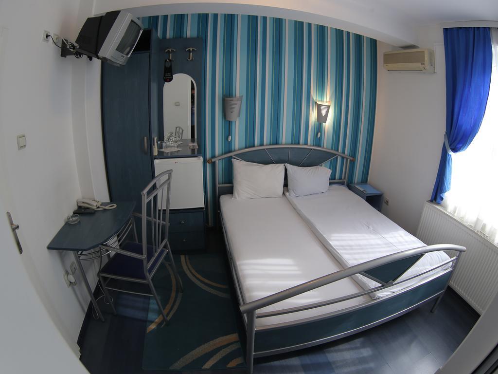 Hotel Zeneva Kragujevac Szoba fotó