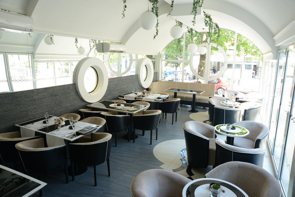 Hotel Zeneva Kragujevac Kültér fotó