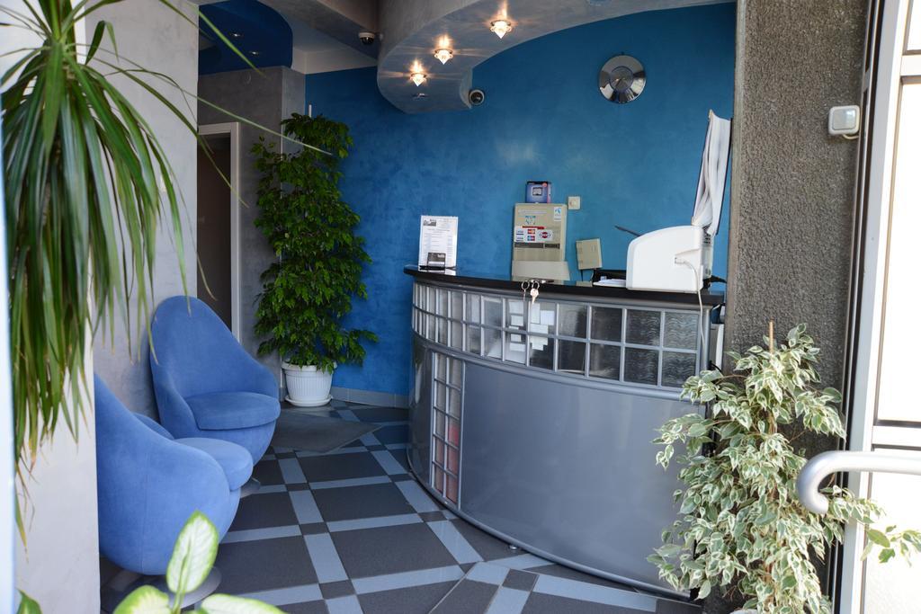 Hotel Zeneva Kragujevac Kültér fotó